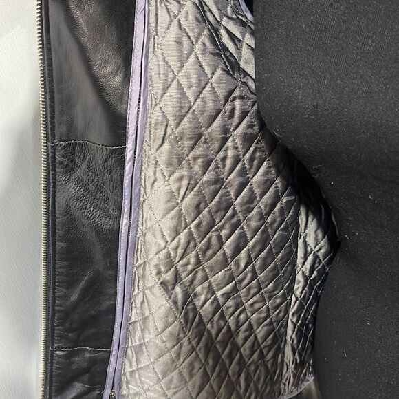 COPY - Wilson's Leather Pelle Studio Black Leather
Coat Size L - Picture 9 of 15